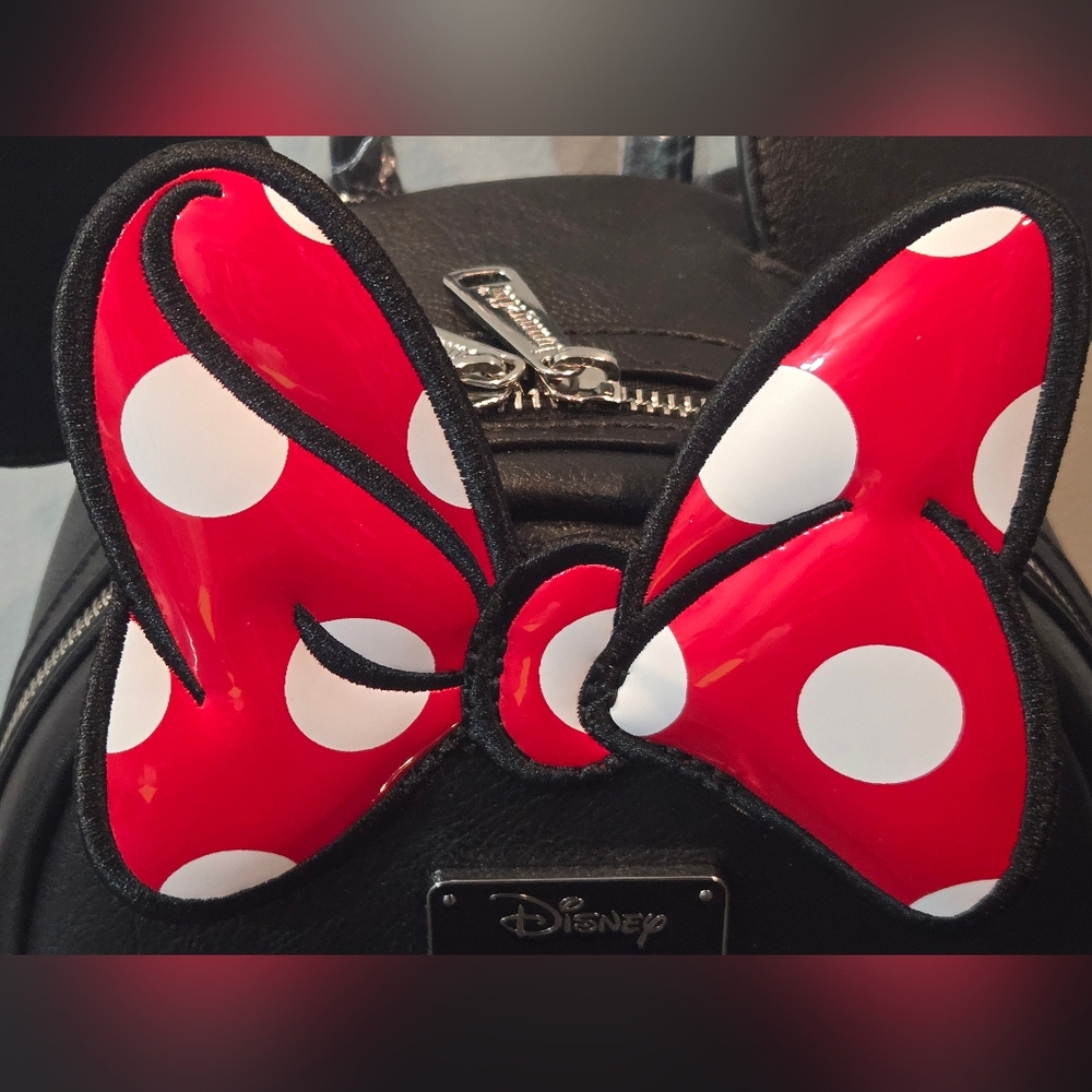 Loungefly Minnie Mouse Black and Red Backpack - Picture 4 of 6